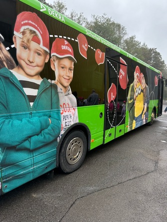 Der DEKRA Kinderkappenbus ist da!